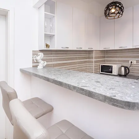 Апартаменты Center Lux 2bdr With Garage Будва